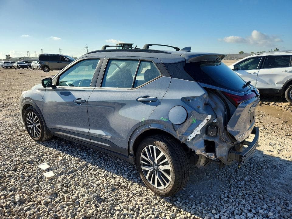 2021 NISSAN KICKS SR 2
