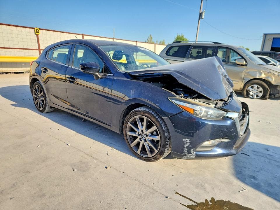 2018 MAZDA 3 TOURING 4