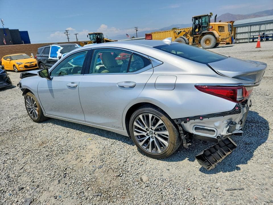2019 LEXUS ES 300H 2