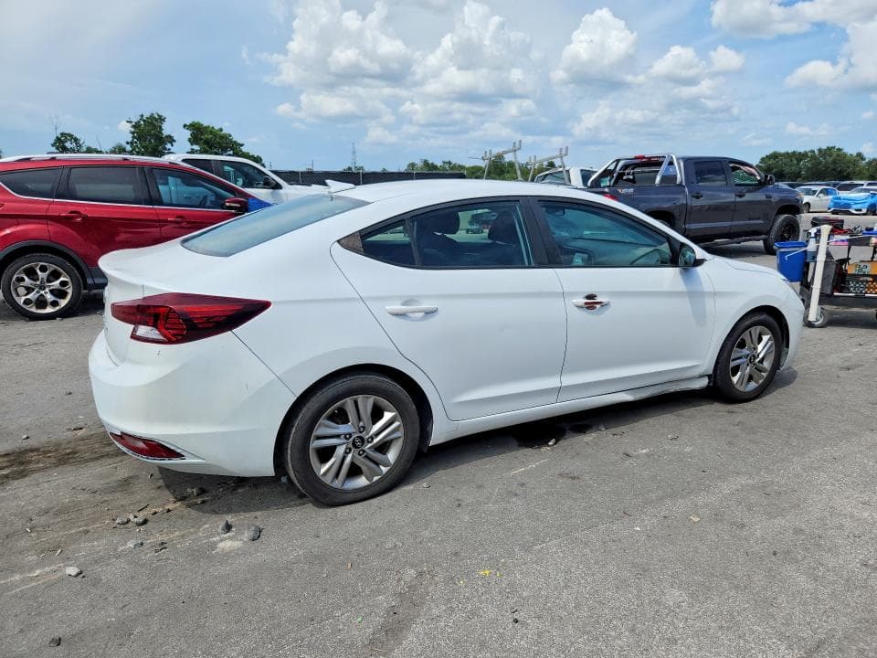 2020 HYUNDAI ELANTRA SEL 3
