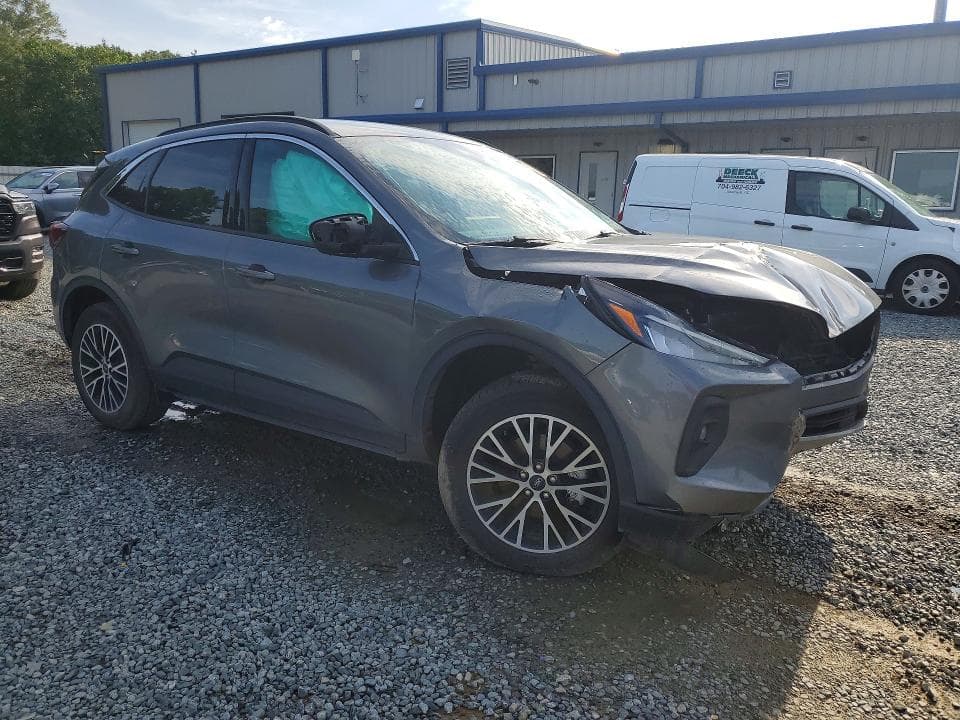 2024 FORD ESCAPE 4