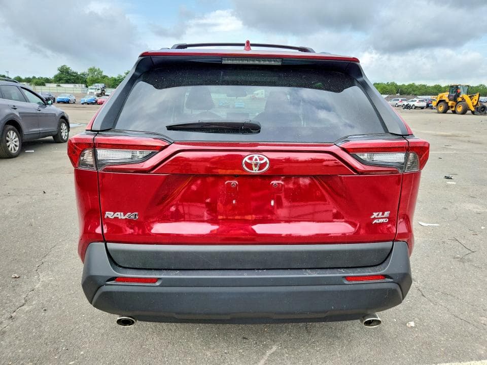 2020 TOYOTA RAV4 XLE 6