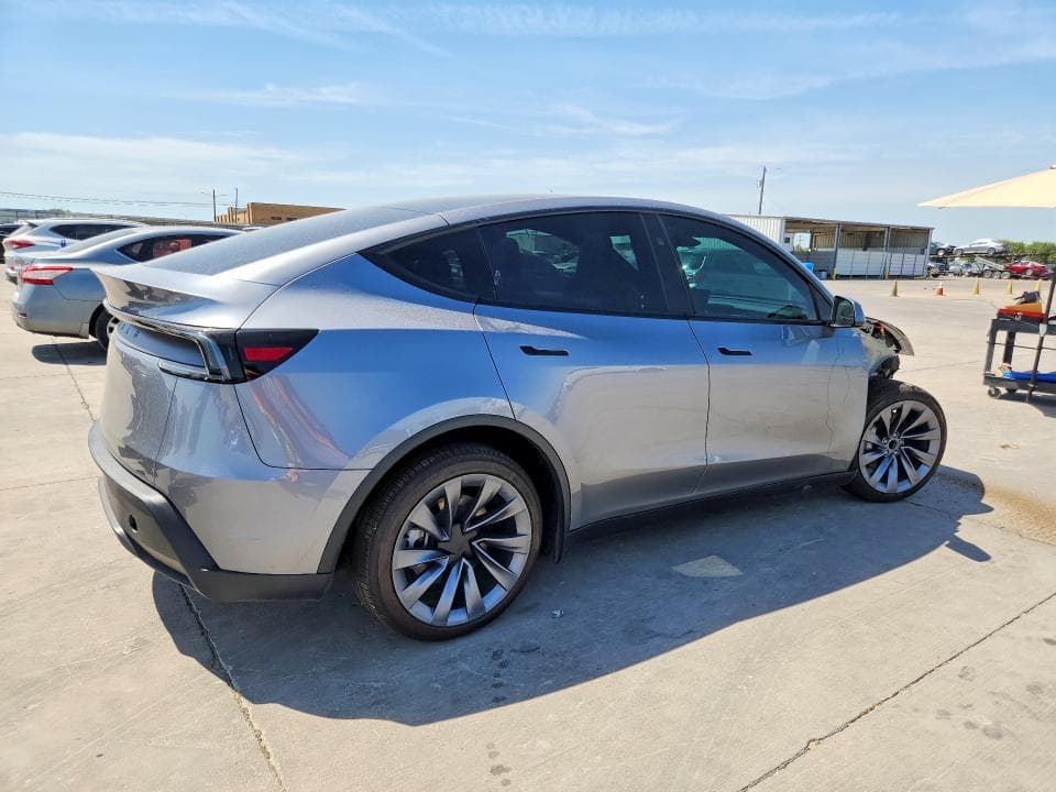 2026 TESLA MODEL Y 3
