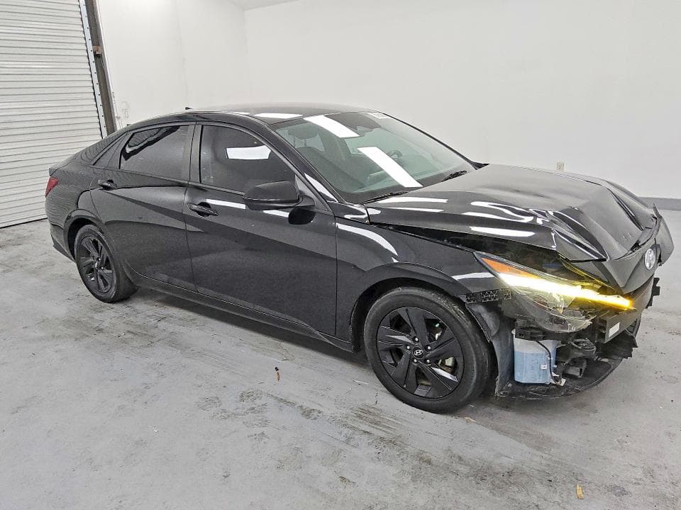 2021 HYUNDAI ELANTRA SEL 4