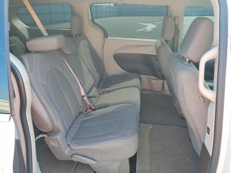 2017 CHRYSLER PACIFICA TOURING 11