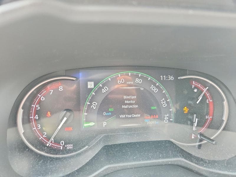 2023 TOYOTA RAV4 XLE 9