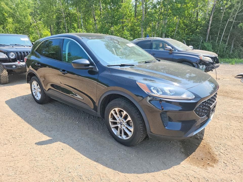 2021 FORD ESCAPE SE 4