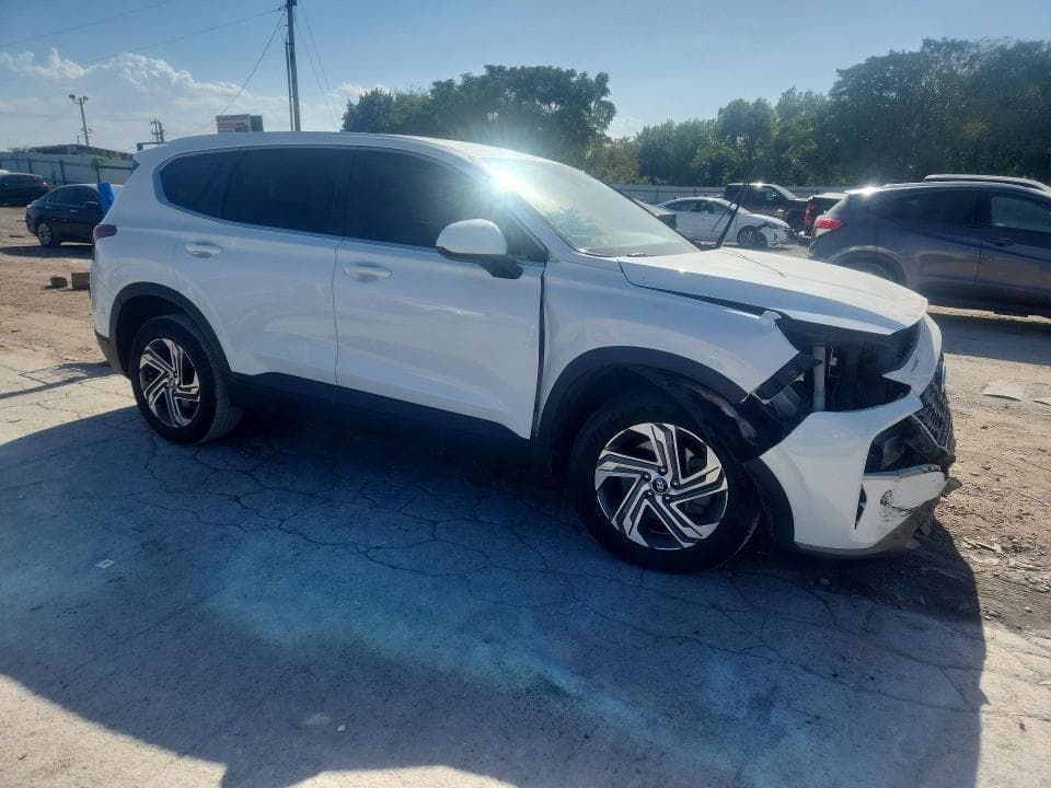 2022 HYUNDAI SANTA FE SE 4