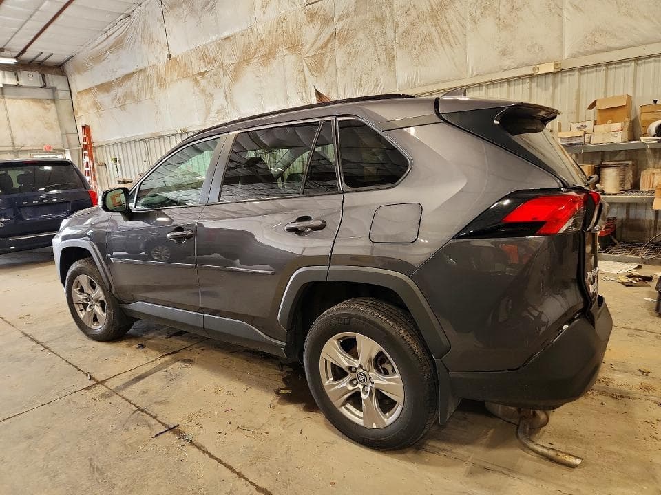 2023 TOYOTA RAV4 XLE 2