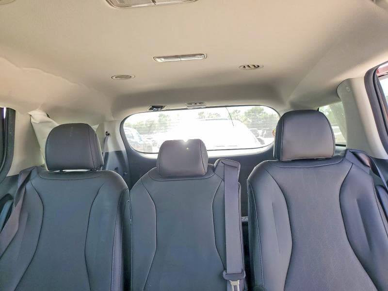 2023 KIA CARNIVAL LX 10