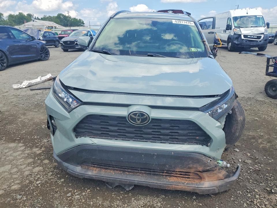 2019 TOYOTA RAV4 XLE 5