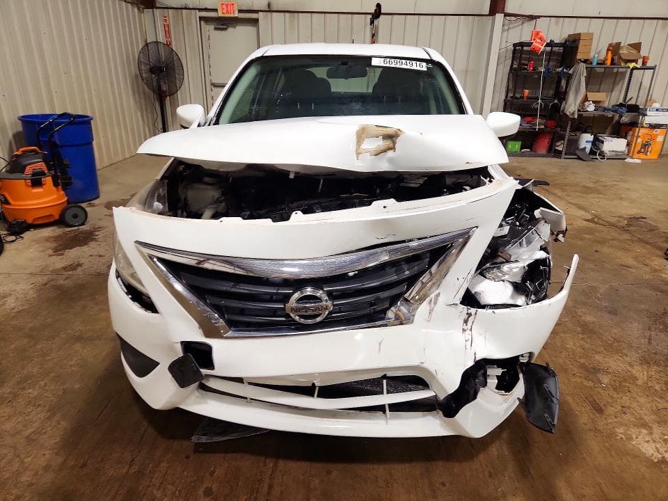 2019 NISSAN VERSA SV 5