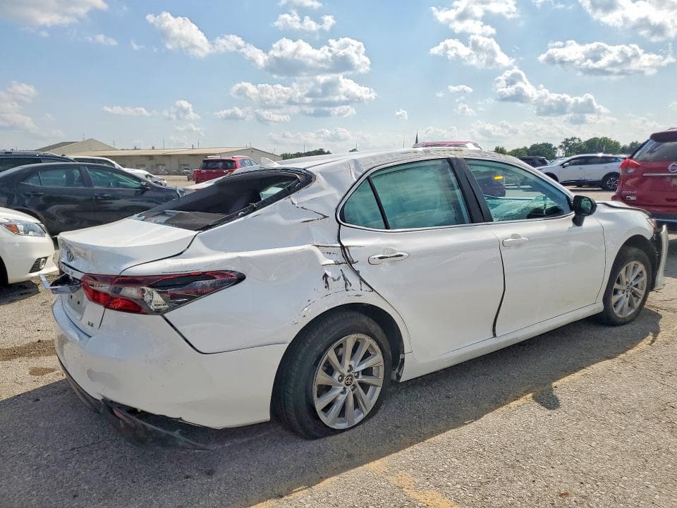 2022 TOYOTA CAMRY LE 3