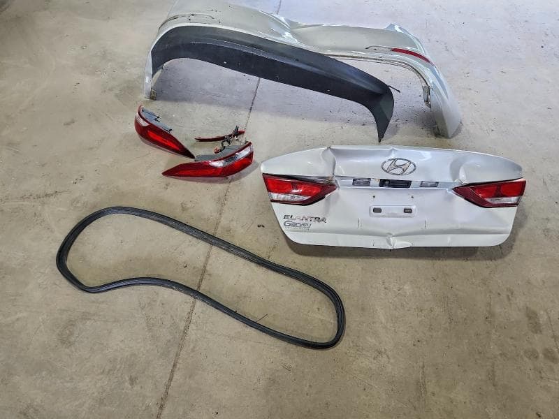 2017 HYUNDAI ELANTRA SE 12