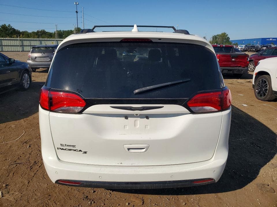 2019 CHRYSLER PACIFICA LIMITED 6