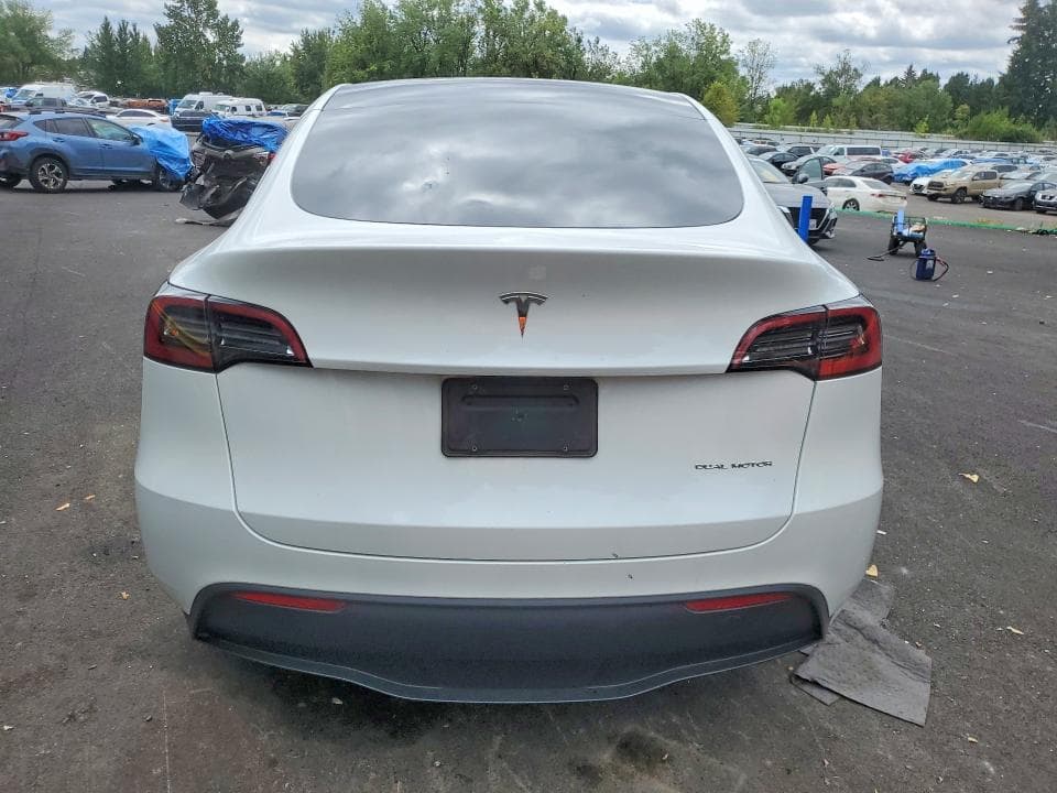 2023 TESLA MODEL Y 6
