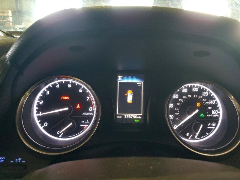 2018 TOYOTA CAMRY SE 9