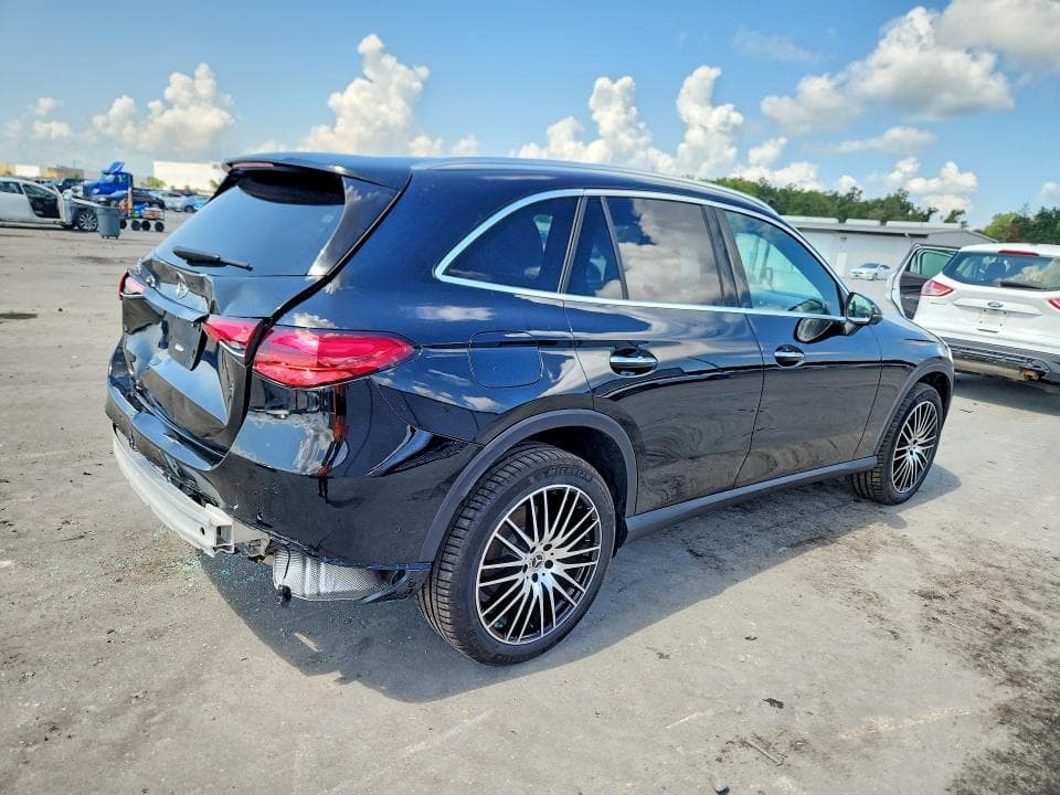 2025 MERCEDES-BENZ GLC 300 3