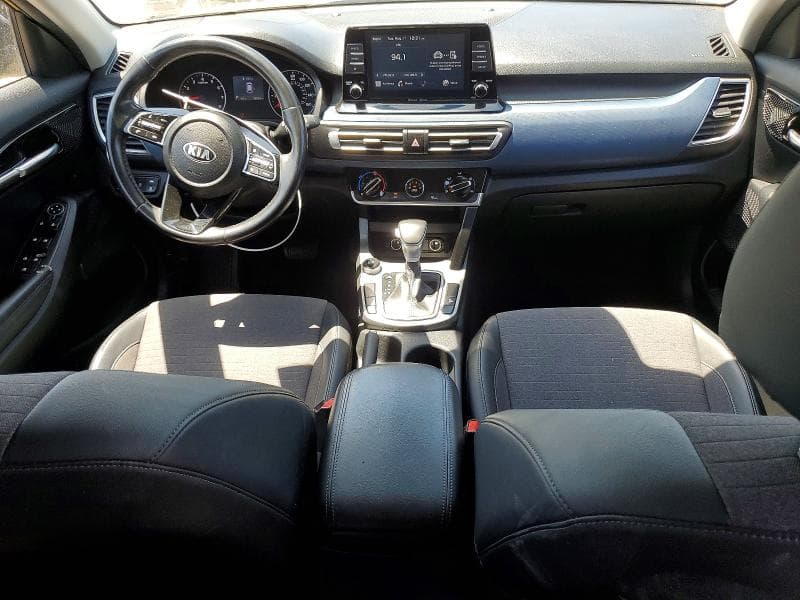 2021 KIA SELTOS S 8