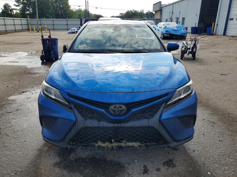 2020 TOYOTA CAMRY SE 5