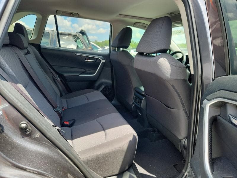 2019 TOYOTA RAV4 XLE 11