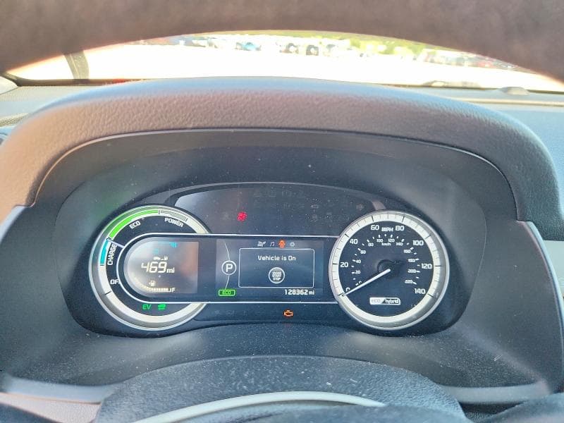 2017 KIA NIRO LX 9
