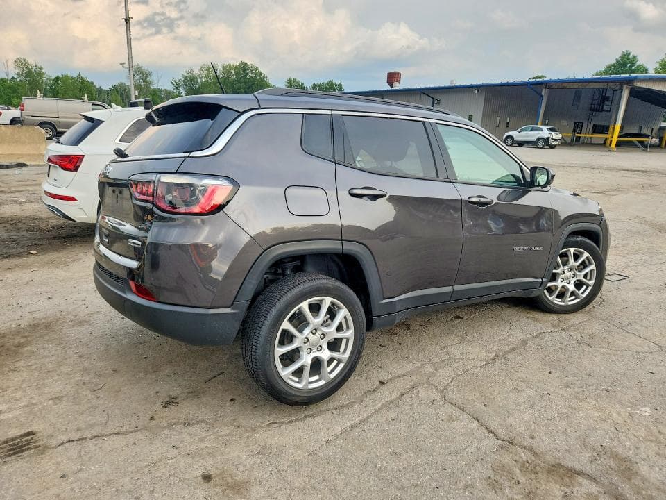 2022 JEEP COMPASS LATITUDE LUX 3