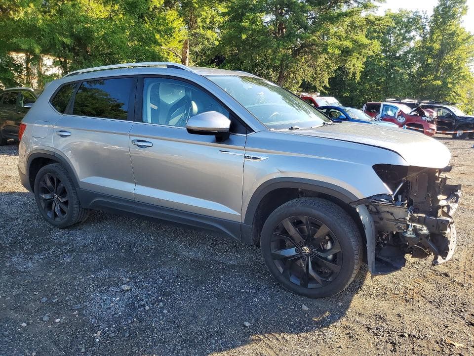 2023 VOLKSWAGEN TAOS SE 4