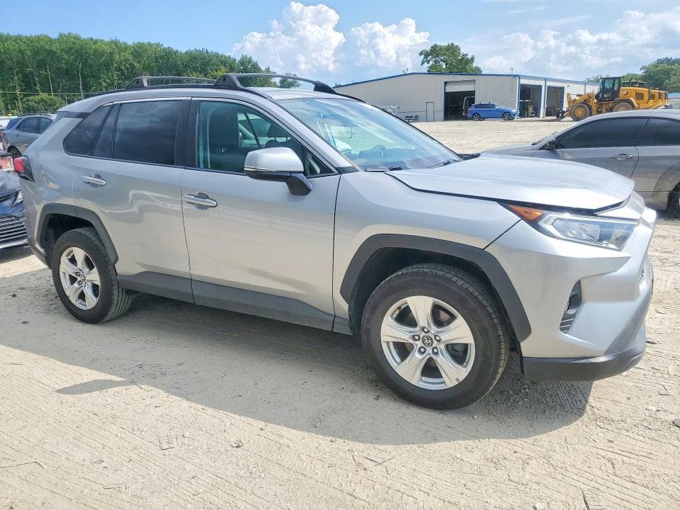 2021 TOYOTA RAV4 XLE 4