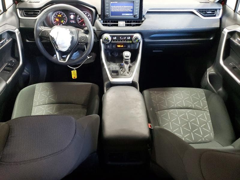 2019 TOYOTA RAV4 XLE 8