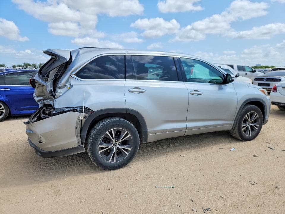 2018 TOYOTA HIGHLANDER LE 3
