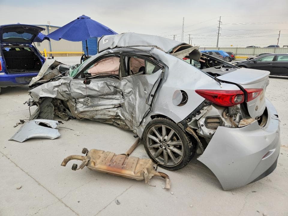 2018 MAZDA 3 TOURING 2