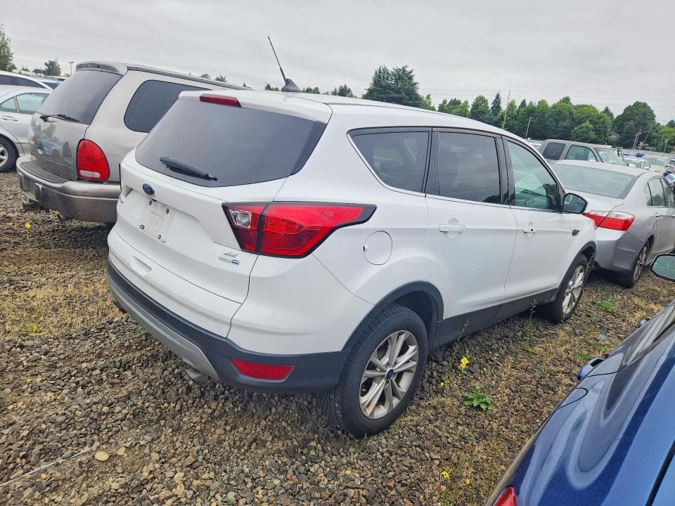 2019 FORD ESCAPE SE 3