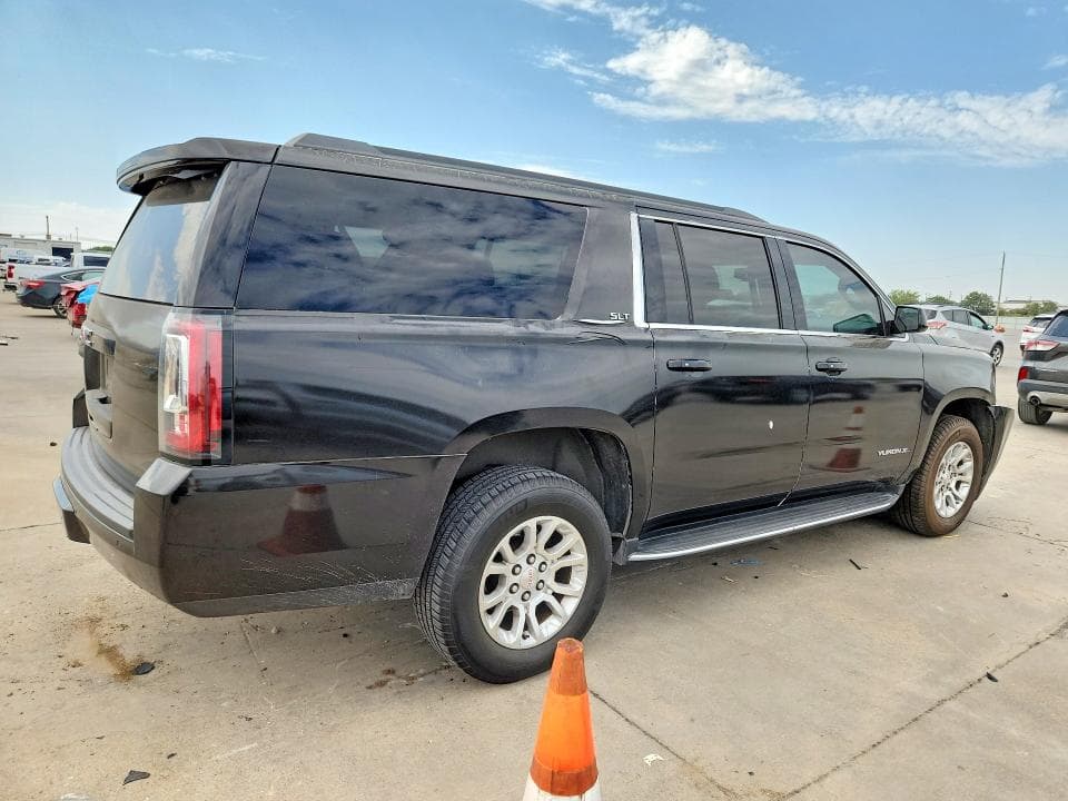 2019 GMC YUKON XL C1500 SLT 3