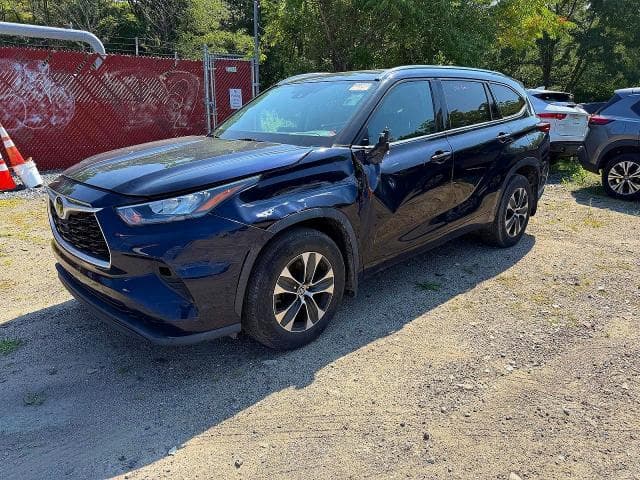 2020 TOYOTA HIGHLANDER XLE 2