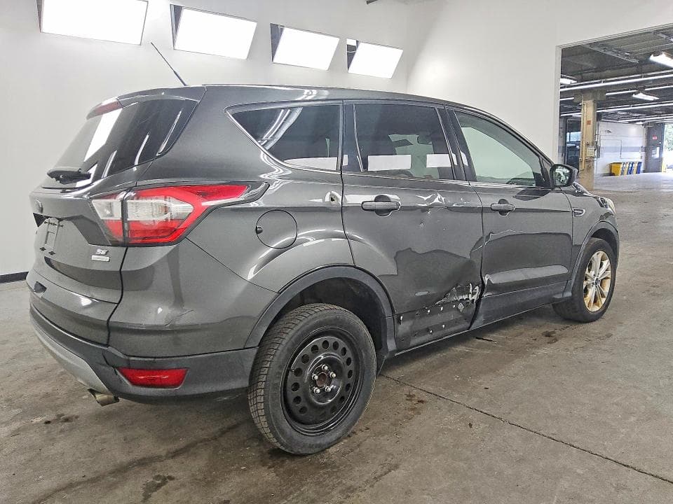 2017 FORD ESCAPE SE 3