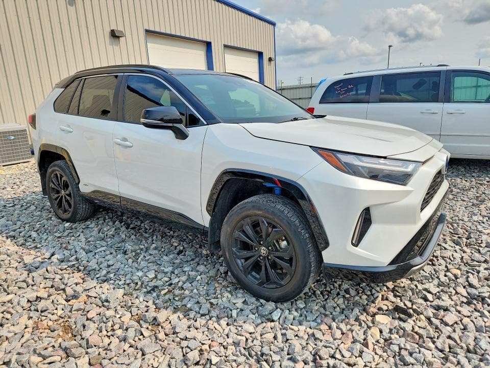 2024 TOYOTA RAV4 XSE 4