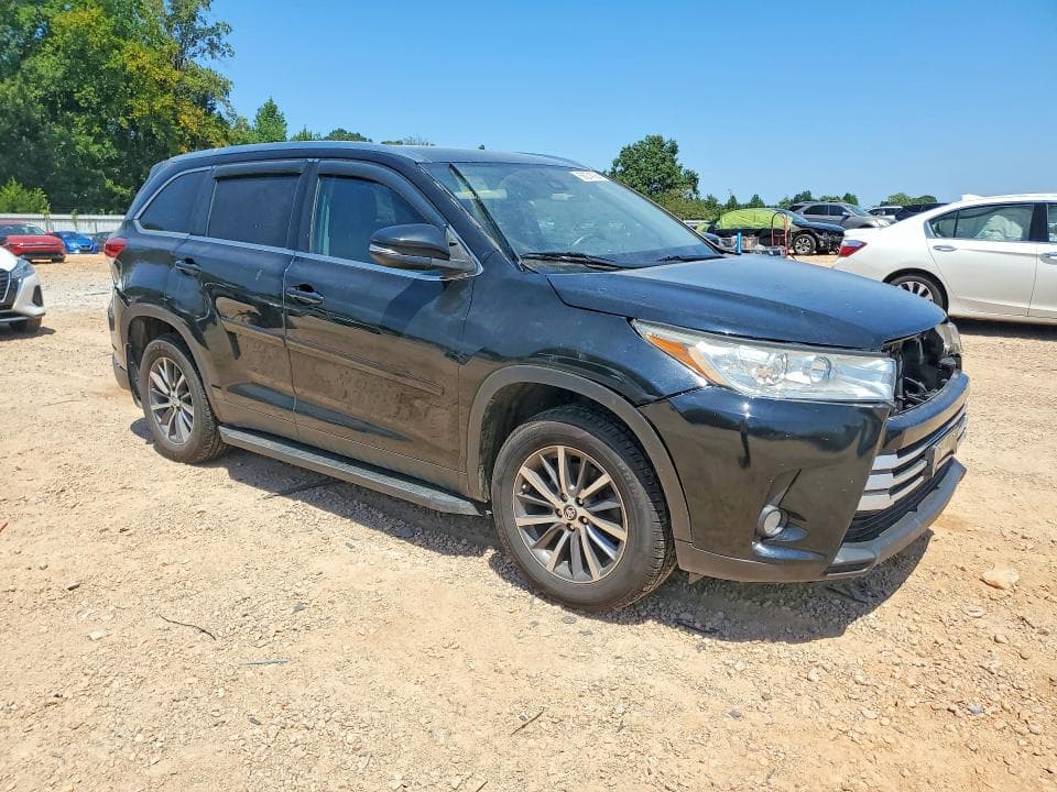 2019 TOYOTA HIGHLANDER XLE 4