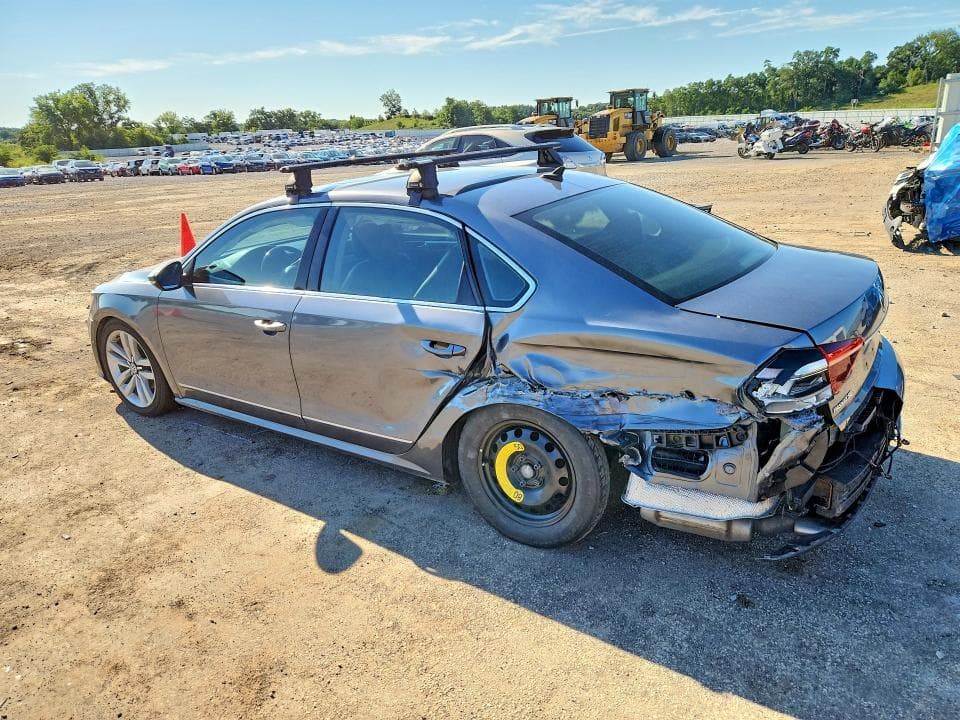 2017 VOLKSWAGEN PASSAT SE 2