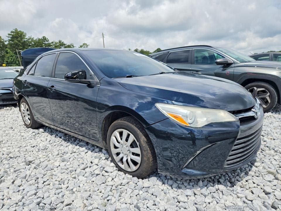 2017 TOYOTA CAMRY LE 4