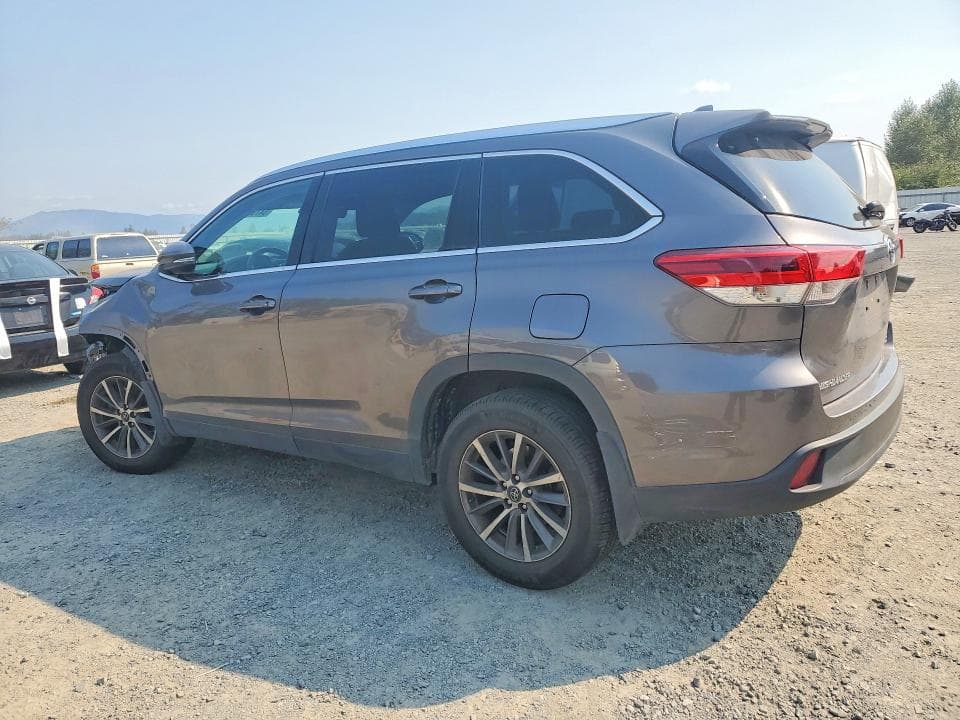 2019 TOYOTA HIGHLANDER XLE 2