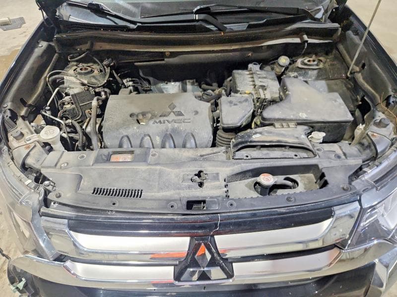 2018 MITSUBISHI OUTLANDER SE 12
