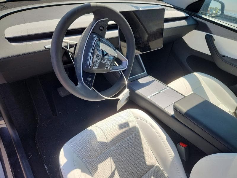 2026 TESLA MODEL  Y 8
