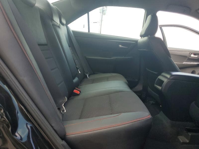 2017 TOYOTA CAMRY SE 10