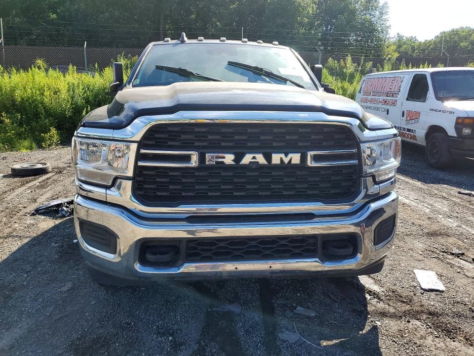 2022 RAM 3500 TRADESMAN 5