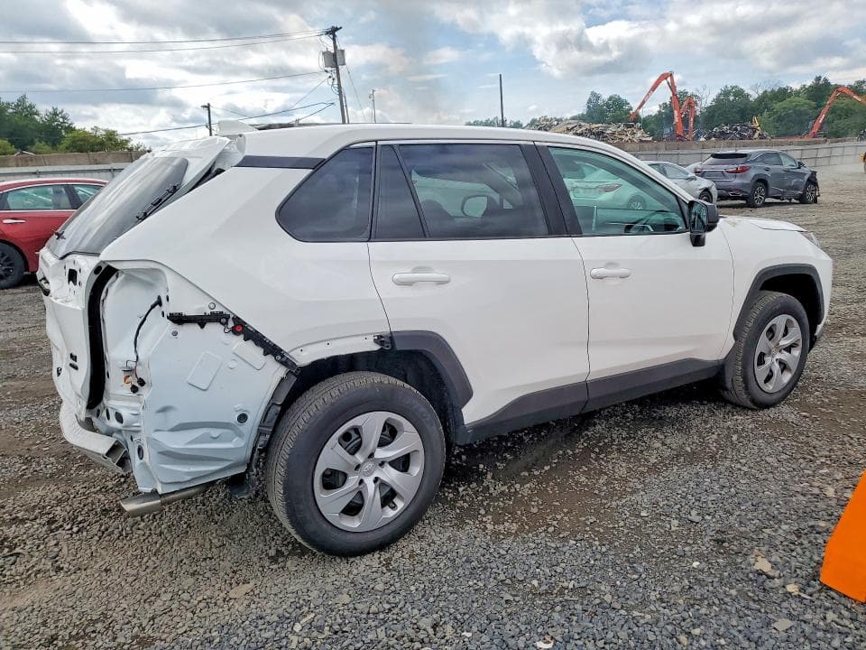 2023 TOYOTA RAV4 LE 3
