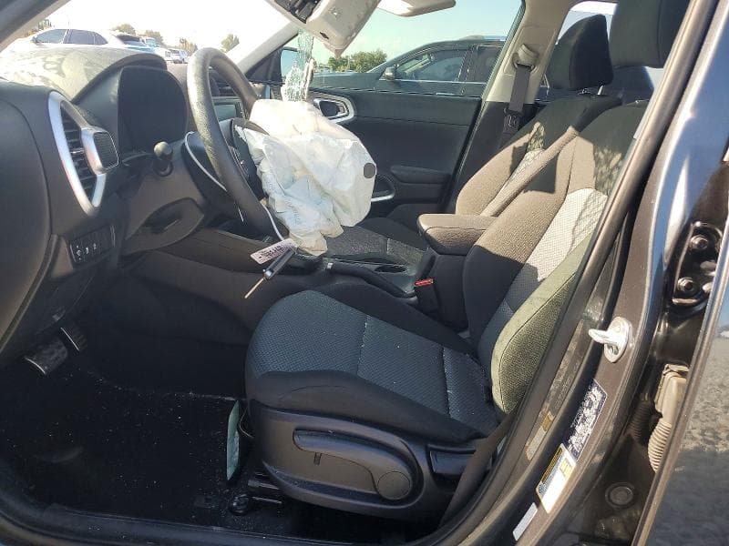 2023 KIA SOUL LX 7