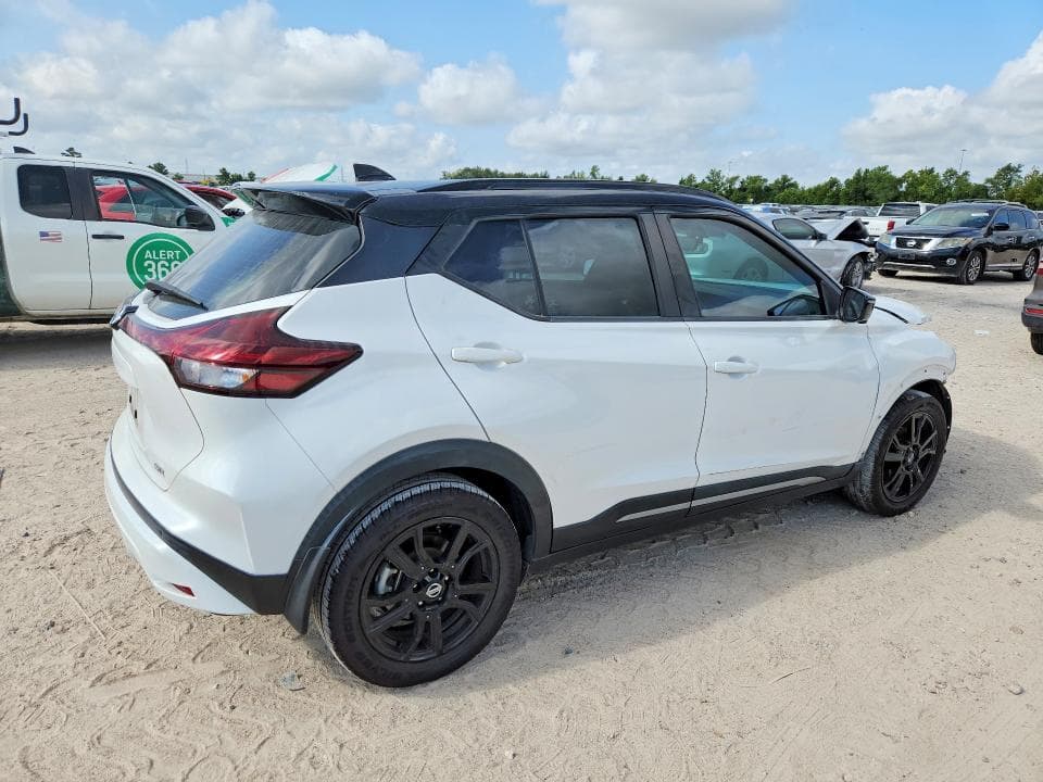 2021 NISSAN KICKS SR 3