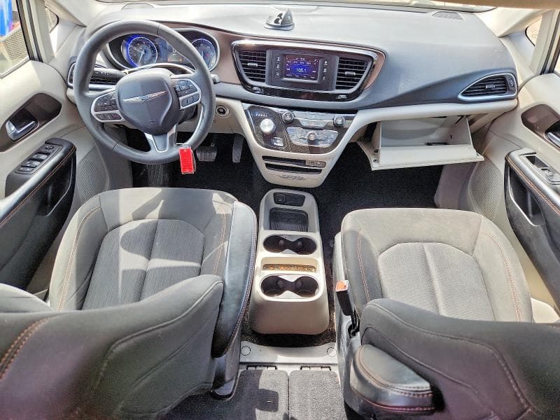 2017 CHRYSLER PACIFICA LX 8