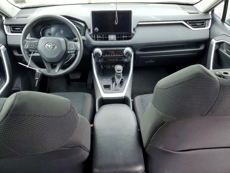 2023 TOYOTA RAV4 LE 8